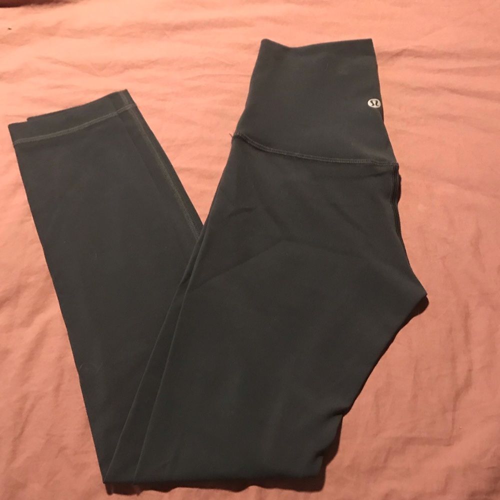 Lululemon Align 25’ size 2 MELANITE COLOR